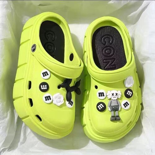 Black Sesame Hole Women's Thick Sole Breathable Anti-Slip Summer Slides with Heel Cover - New 