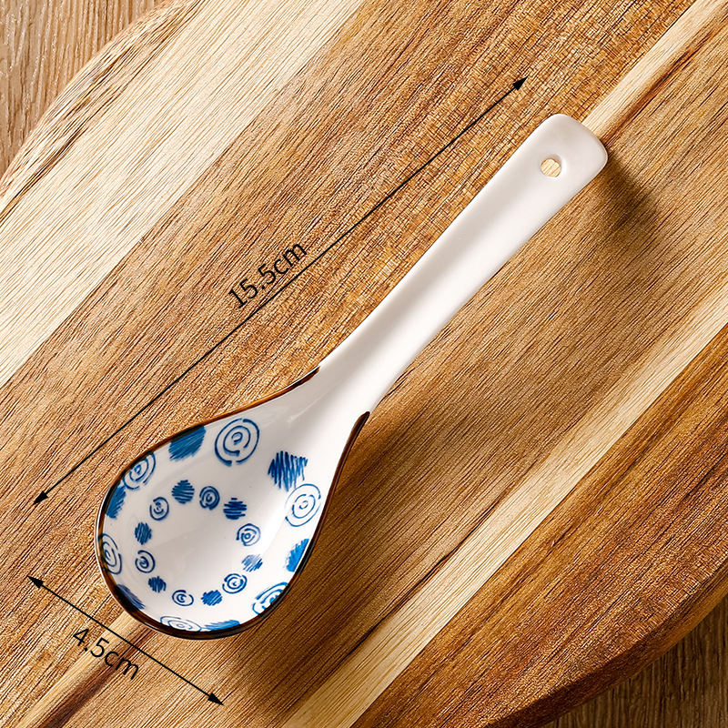 Cuchara pequeña de estilo japonés cuchara de cerámica hogar cuchara de sopa de porcelana azul y blanca cuchara de patrón lindo creativo