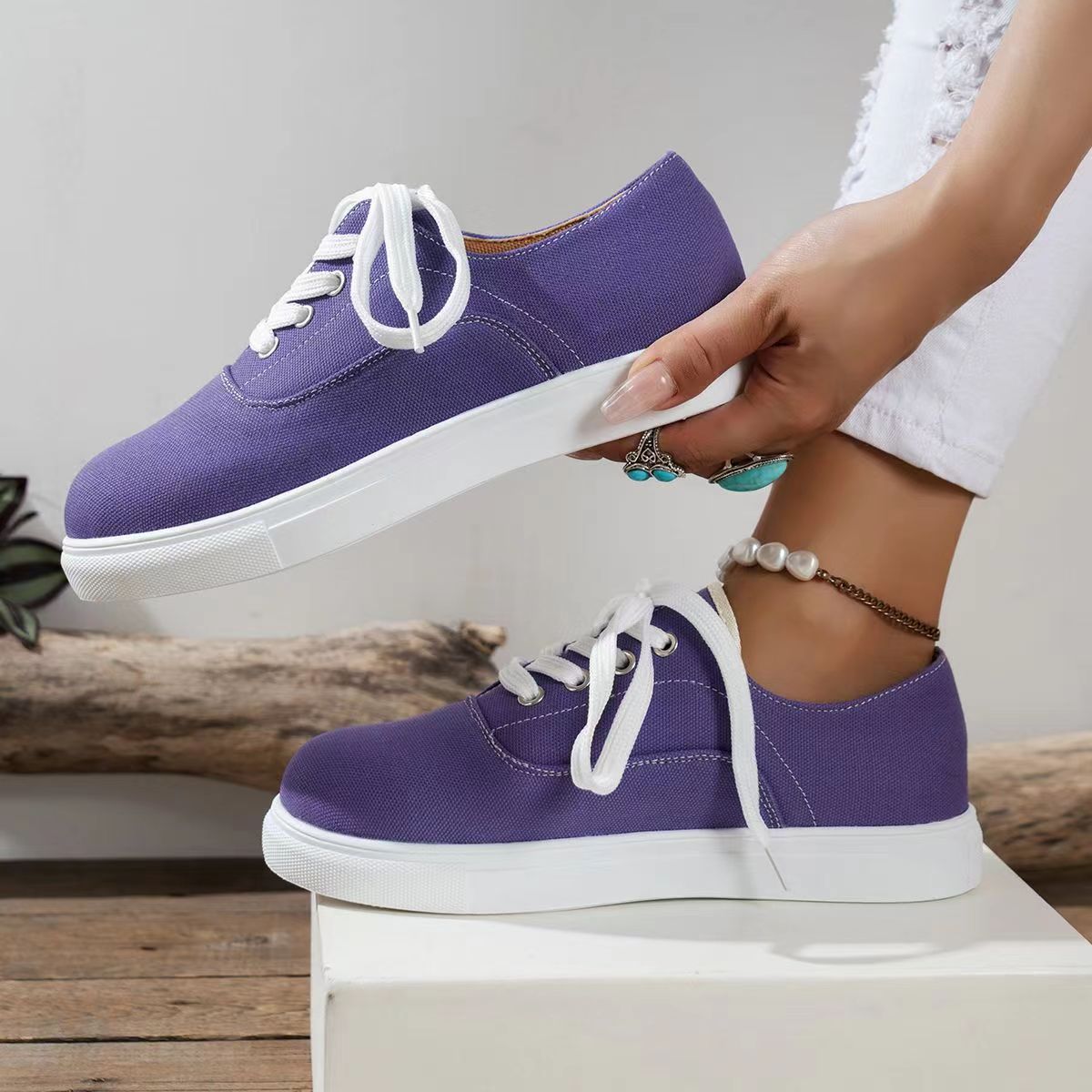 Versatile Canvas Shoes