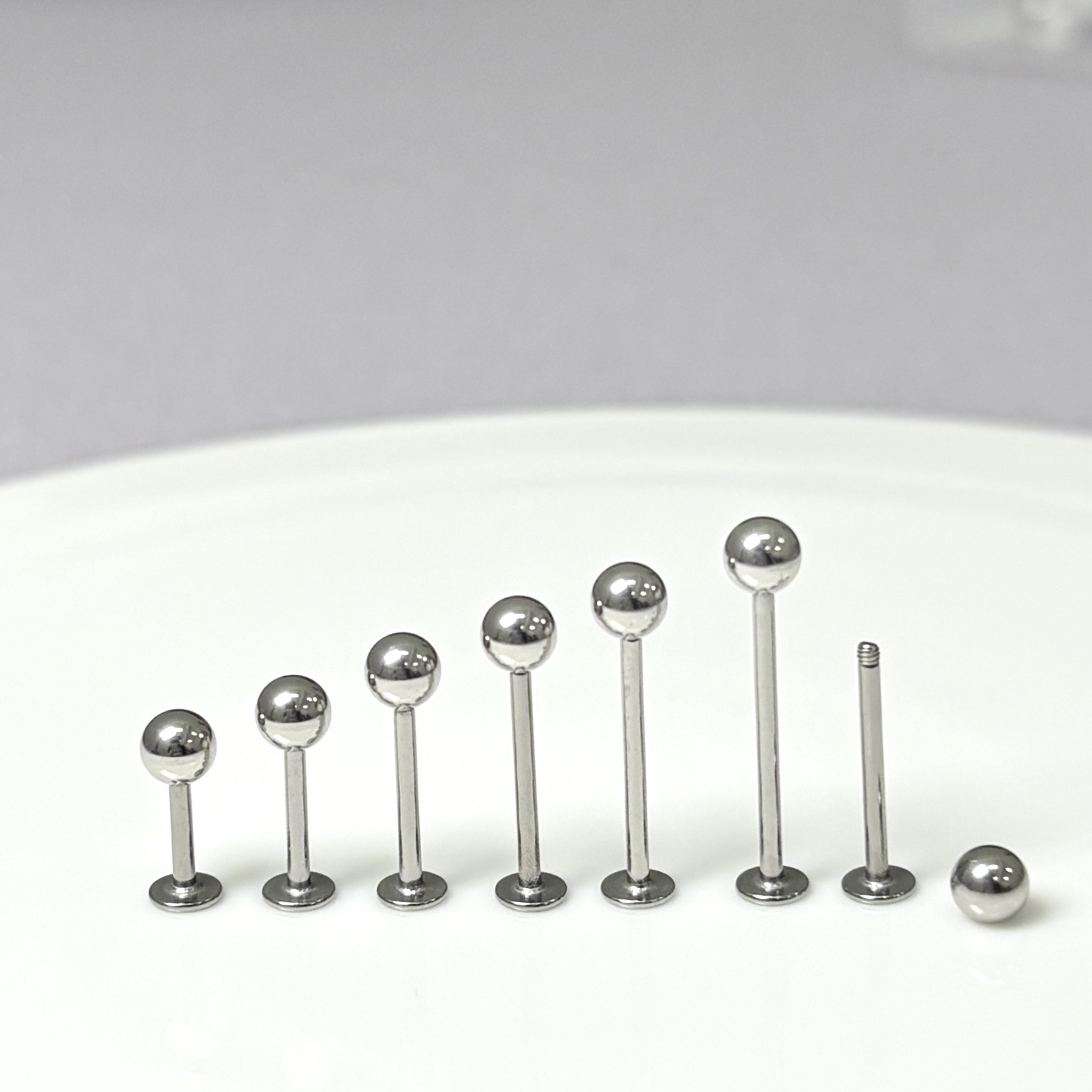Pointed titanium steel lip stud product view