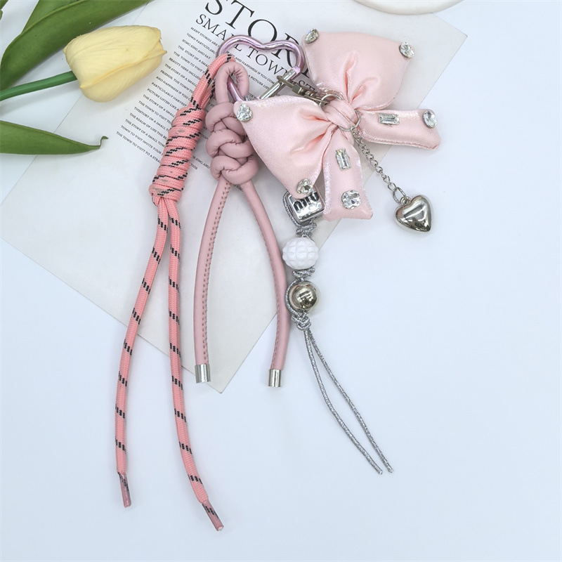 Lazo de diamante de cinta rosa poco profunda