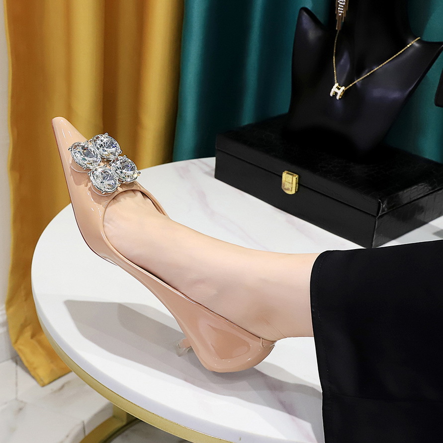 237-K59 Korean Style Fashion Party Women's Thin Mid Heel Slimming Patent Leather Shallow Mouth Pointed Toe Metal_vogvips.com