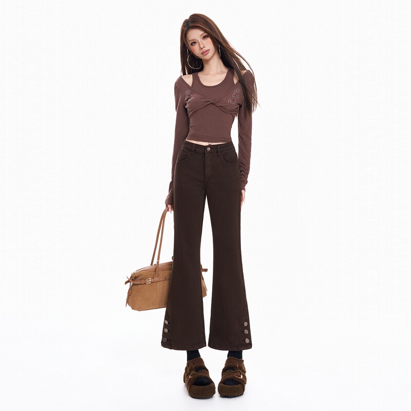 Coffee-colored high-waisted button-up jeans for women, 2026 popular new style, elegant and fashionable, slimming and versatile, with a slight flare Coffee-colored high-waisted button-up jeans for women, 2026 popular new style, elegant and fashionable, slimming and versatile, with a slight flare