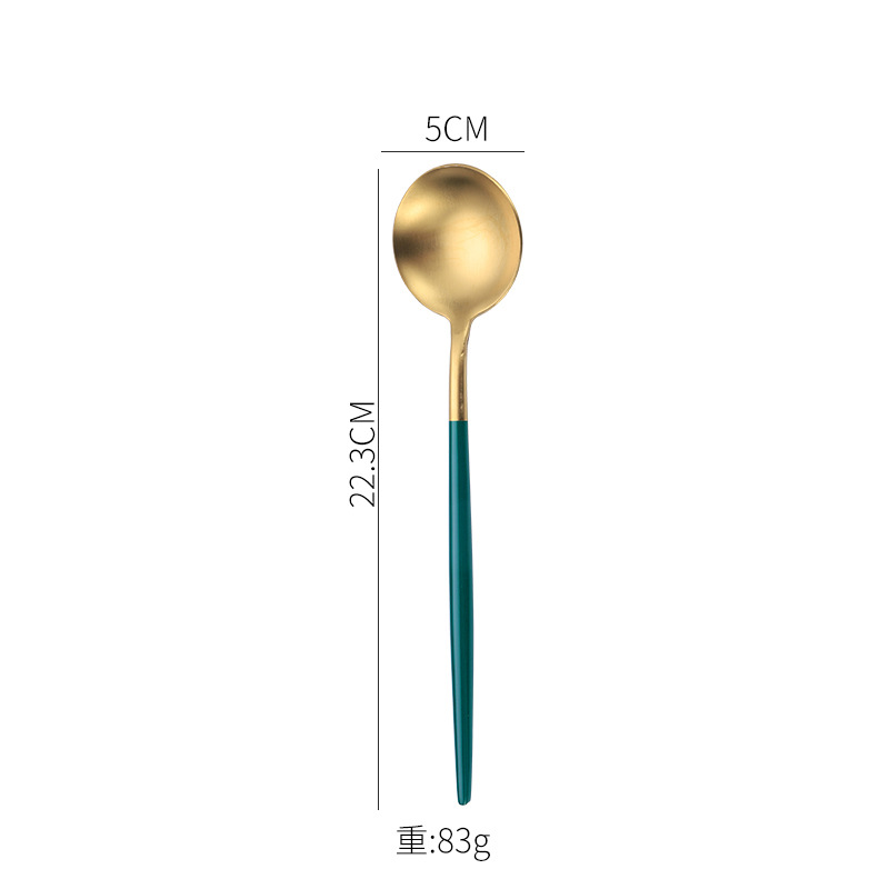 304 de acero inoxidable vajilla portuguesa cuchillo, tenedor y cuchara de cuatro piezas chapada en oro cuchara Nordic comida occidental traje de filete de oro negro