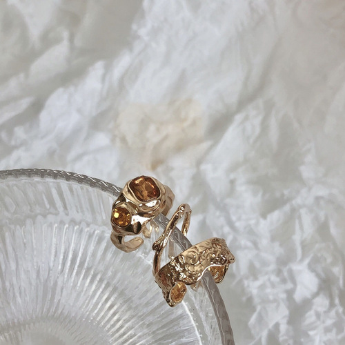 Dark-style minimalist irregular-shaped foil-texture trendy ring with rhinestone chain, featuring a unique open design—perfect for niche, retro enthusiasts.