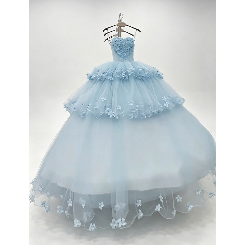 Blue strapless main wedding dress 2026 new model, high-end light luxury floral puffy skirt, suitable for studio themes, street photography, outdoor travel photography Blue strapless main wedding dress 2026 new model, high-end light luxury floral puffy skirt, suitable for studio themes, street photography, outdoor travel photography