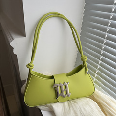 法式簡約女包2024夏季新款時尚洋氣單肩包純色皮帶搭扣斜挎腋下包