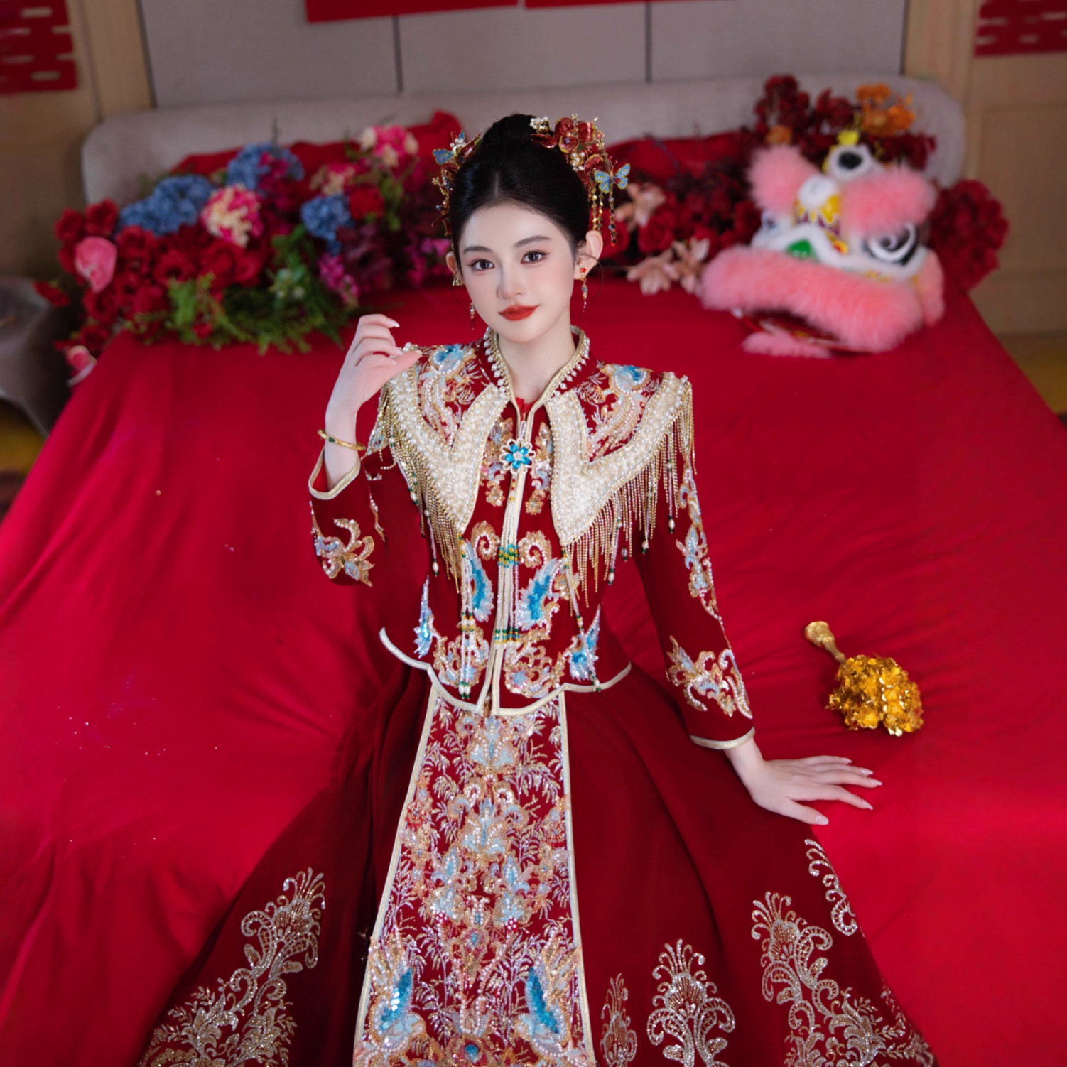 Heavy-Duty V-Neck Velvet Xiuhe Dress, 2026 New Style Bridal Wedding Outfit, Chinese-Style Wedding Gown, Dragon and Phoenix Robe