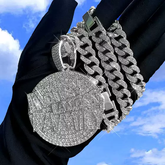 Trending Hip-Hop New Arrival Round Medallion Full Rhinestone Alloy Pendant Fashion Hip-Hop Cuban Chain Necklace for Global Market