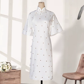 连衣裙;时尚休闲套装;女式衬衫