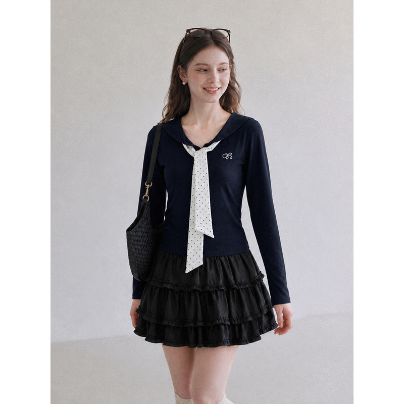 Navy blue long-sleeve T-shirt with embroidered polka dots for women, 2026 autumn new slim-fit outerwear top