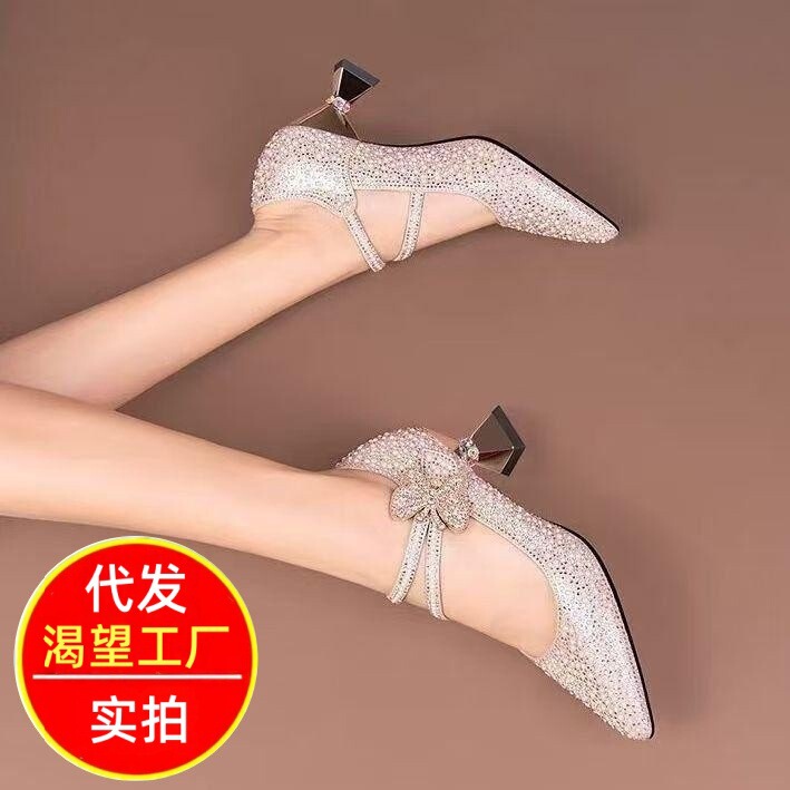 2026 Spring and Autumn New Style Women's Rhinestone Bow Mid-Heel Low-Top Fashionable Versatile High-Heeled Shoes That Are Comfortable for Work