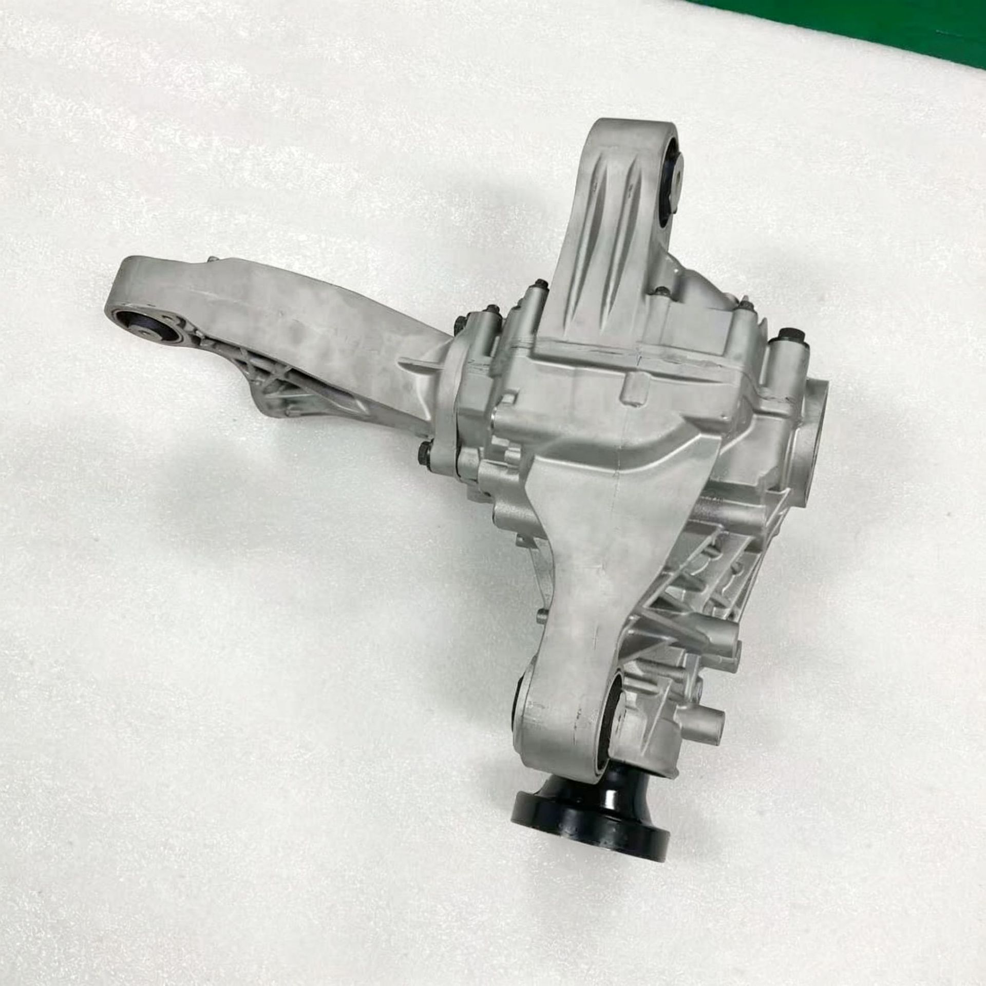 Jeep Grand Cherokee WK2 front differential assembly, 3.45 gear ratio, 4WD
