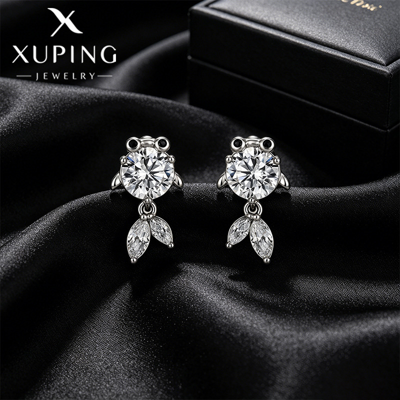 Xuping simple mosaico de piedras preciosas artificiales pequeñas orejas de pez de nicho de moda diseño lindo temperamento ins orejas de viento para mujeres