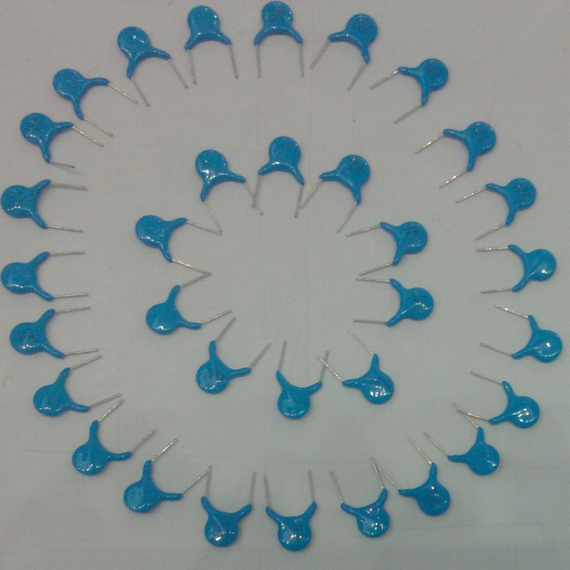 插件陶瓷电容器瓷片電容+CC103Z/1KVY5V藍色蓝色瓷片电容