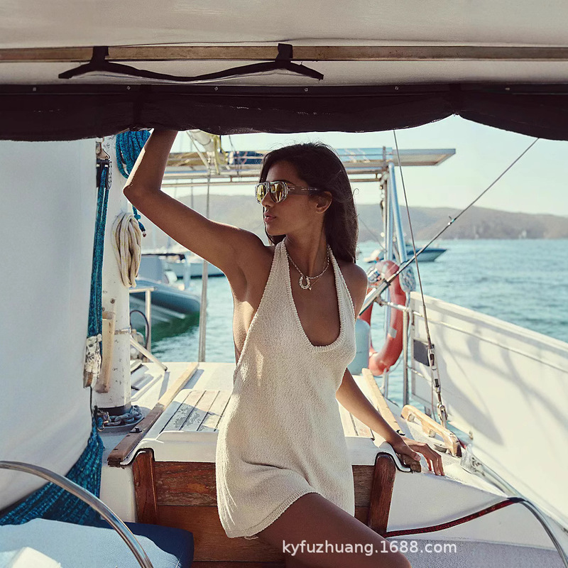 2025 summer cross-border foreign trade wholesale new European and American women's beach sexy backless skirt v collar holiday sweater suit