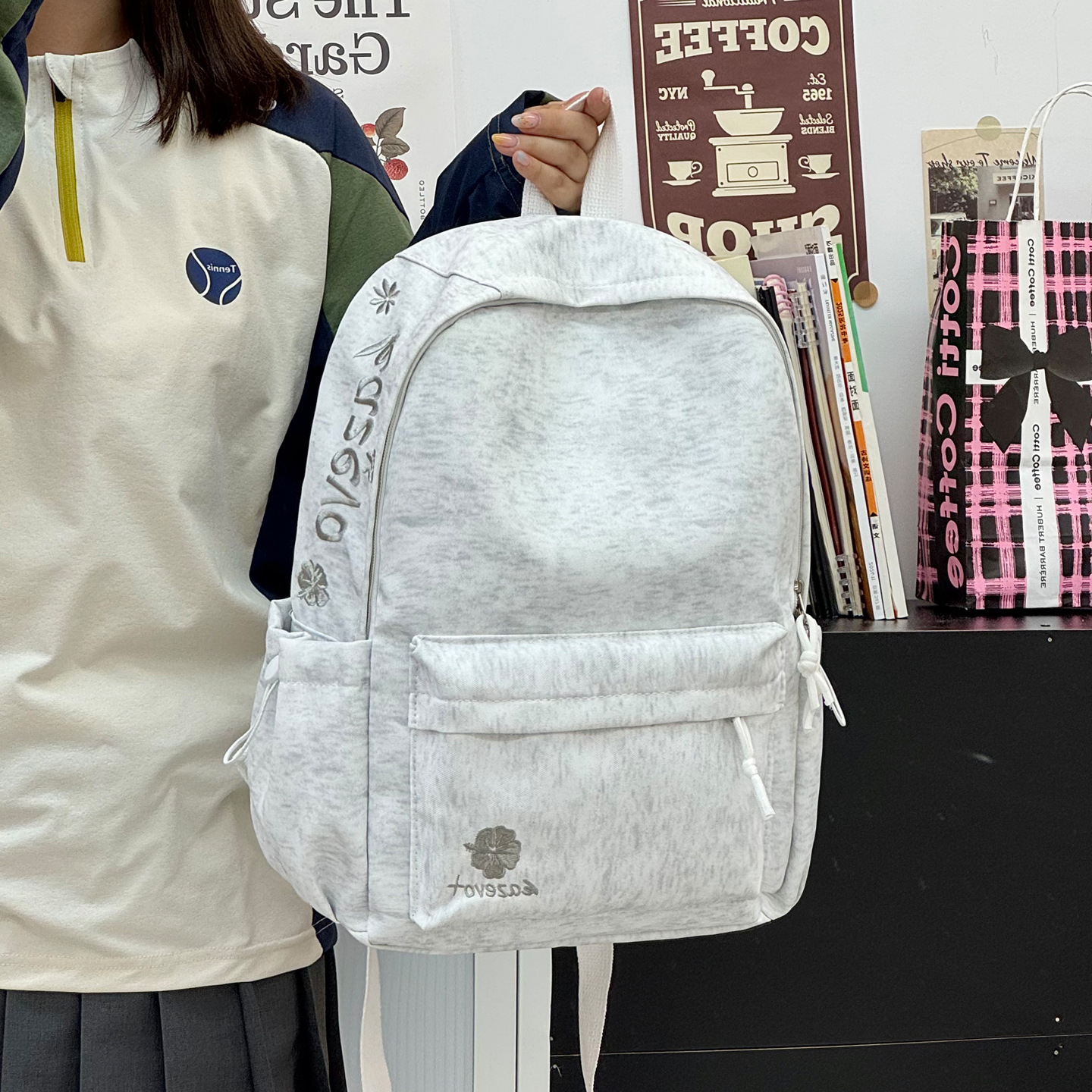Large-Capacity Schoolbag for Women in Middle and High School, Casual Campus Versatile Simple Embroidered Lightweight College Student Backpack Backpack for Men
