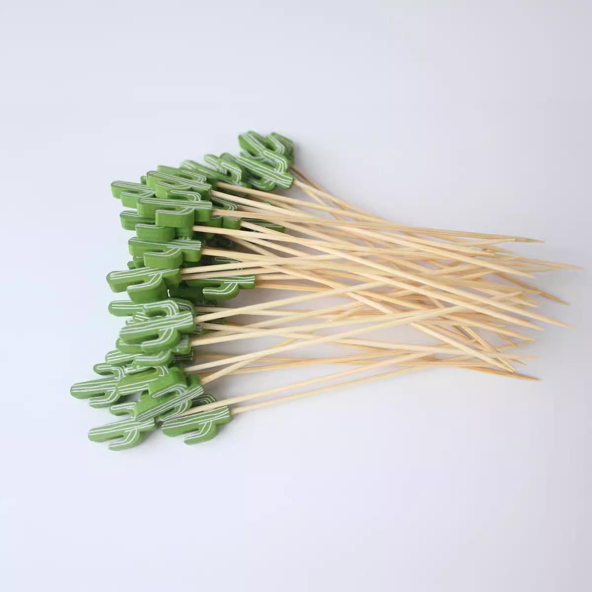 Fábrica al por mayor solo 100 unids/pack tres tenedor Tenedor de fruta de cactus lindo hamburguesa tenedor fruta enchufe del hogar palo de fruta