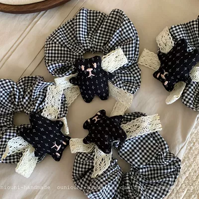 Academy-style navy blue bear: Saç üçün rezinlər