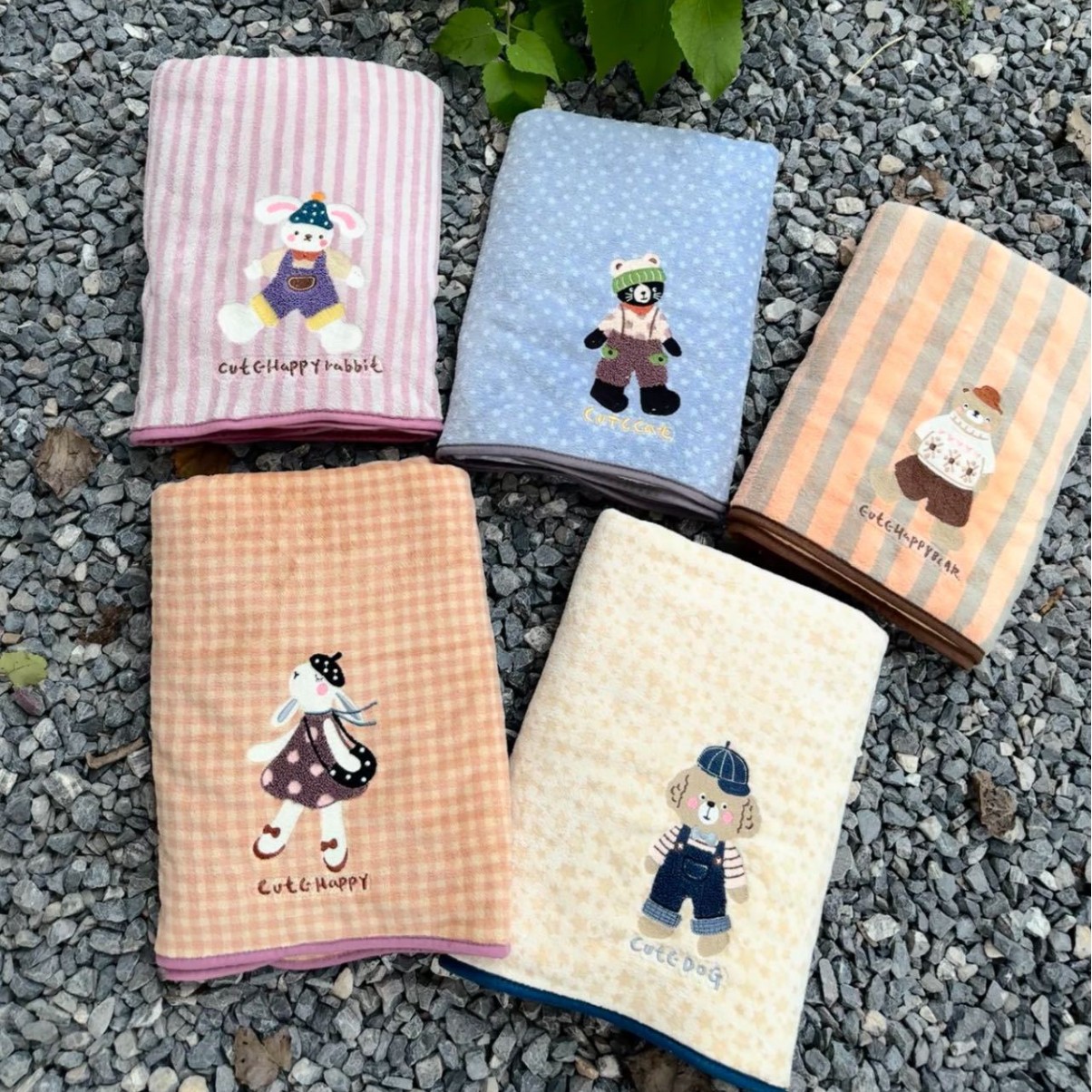 Coral quick dry sophisticated bath towel for men and women