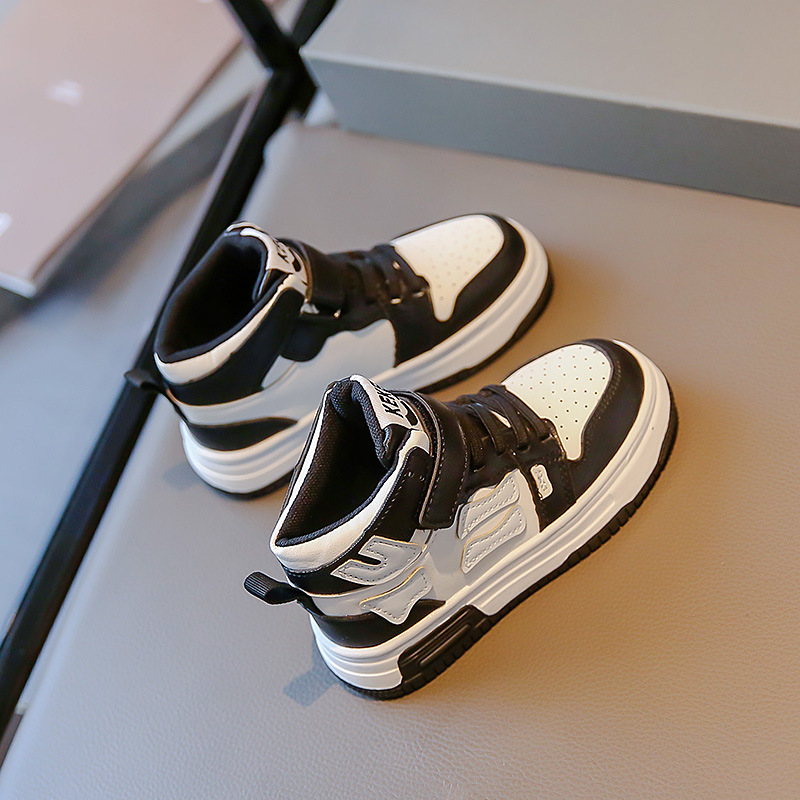 Barn högtopp sportsko Trend 2023 Höst Ny Student Läder Panel Sh för pojkar och flickor Halkfri Casual_voghion.com