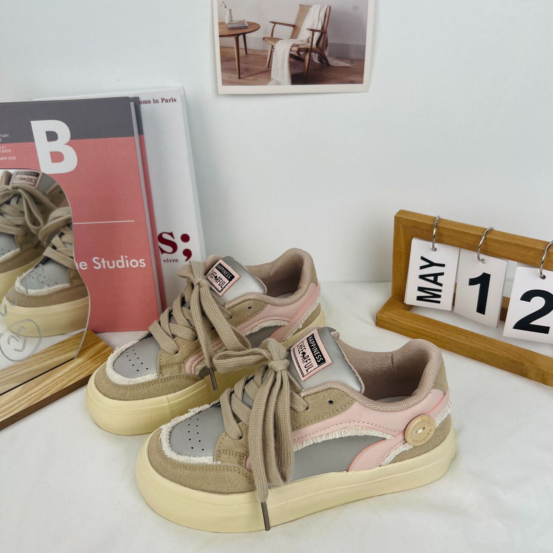 Zapatos de lona de borla versátil estilo coreano para mujeres 2024 primavera nuevo estudiante plano de moda estilo universitario japonés zapatos blancos para mujeres