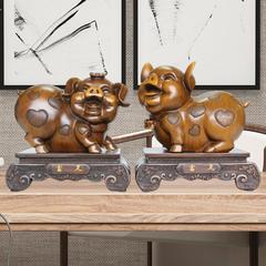 Factory wholesale pig figurine set for home & living room, resin crafts, wooden decorative items for wine cabinets and desktops