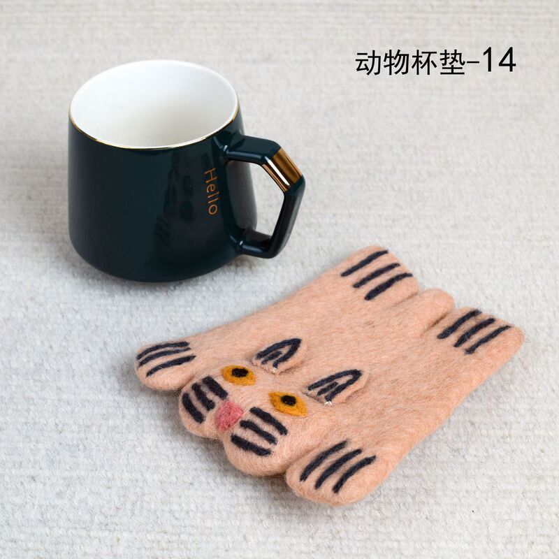 手作りの羊のフェルト動物のコースター|undefined