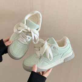 小众设计薄荷绿板鞋女2025秋季新款厚底小白鞋原创百搭休闲面包鞋