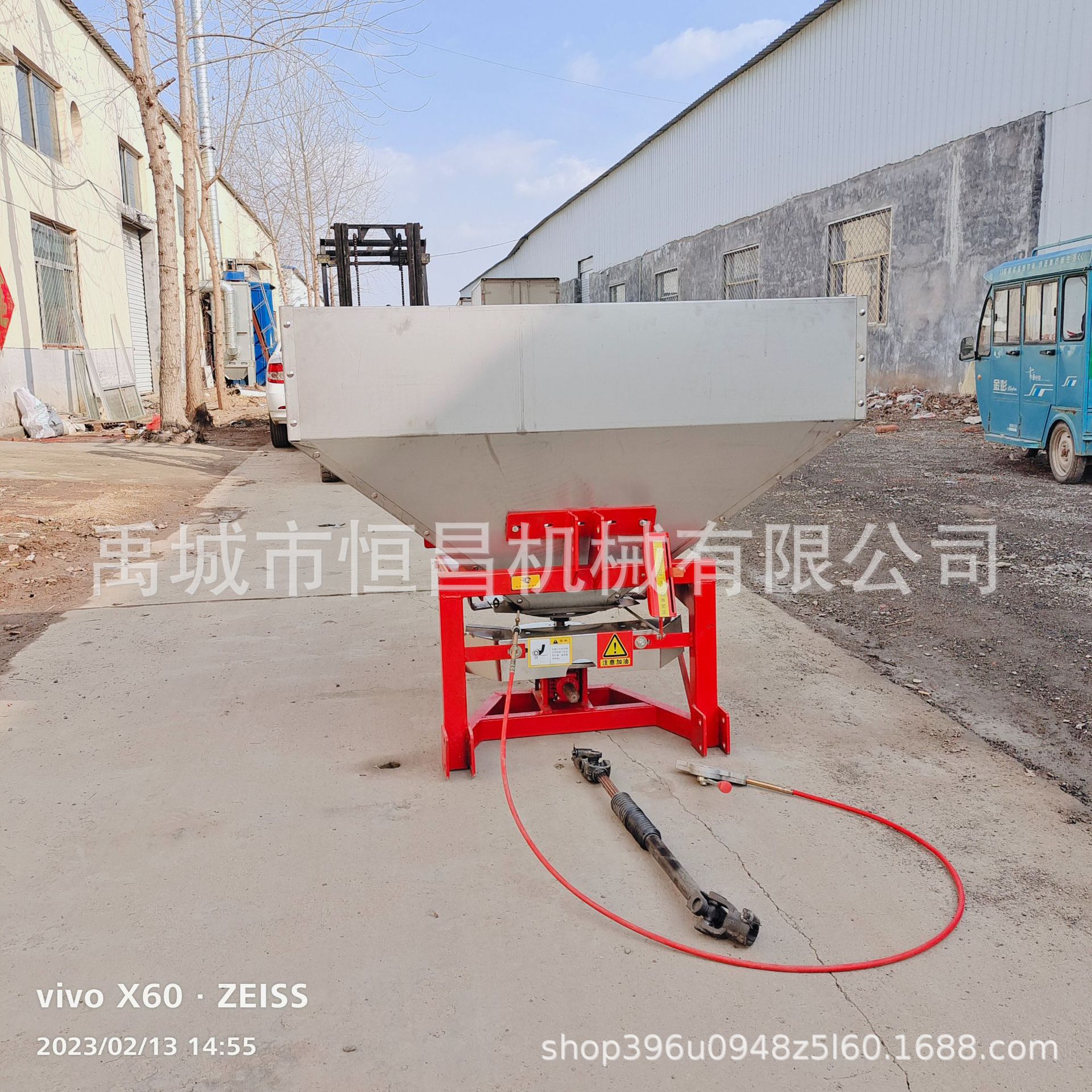 双盘撒肥抛肥机 化肥撒肥机  不锈钢撒肥抛肥机 扬肥机