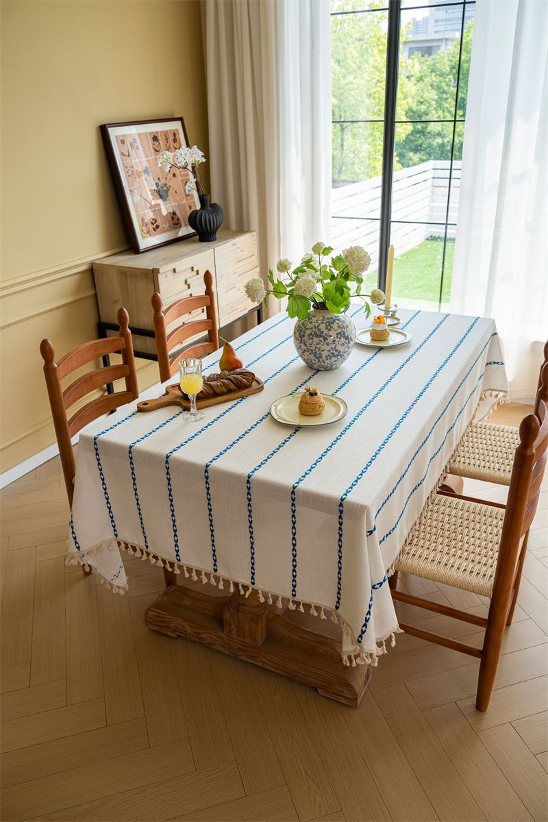 Grenzüberschreitendes INS Nordic Polyester Jacquard T-Shirt mit geflochtener Quaste, rechteckiger Couchtisch und Essbereich mit gestreifter Spitze_voghion.com