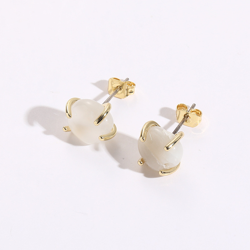 Simple Style Round Copper Gold Plated Opal Ear Studs 1 Pair