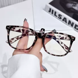 太阳镜;框架眼镜;老花镜