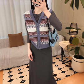 2025早秋新款复古提花撞色针织开衫马甲女设计感领叠穿毛衣背心