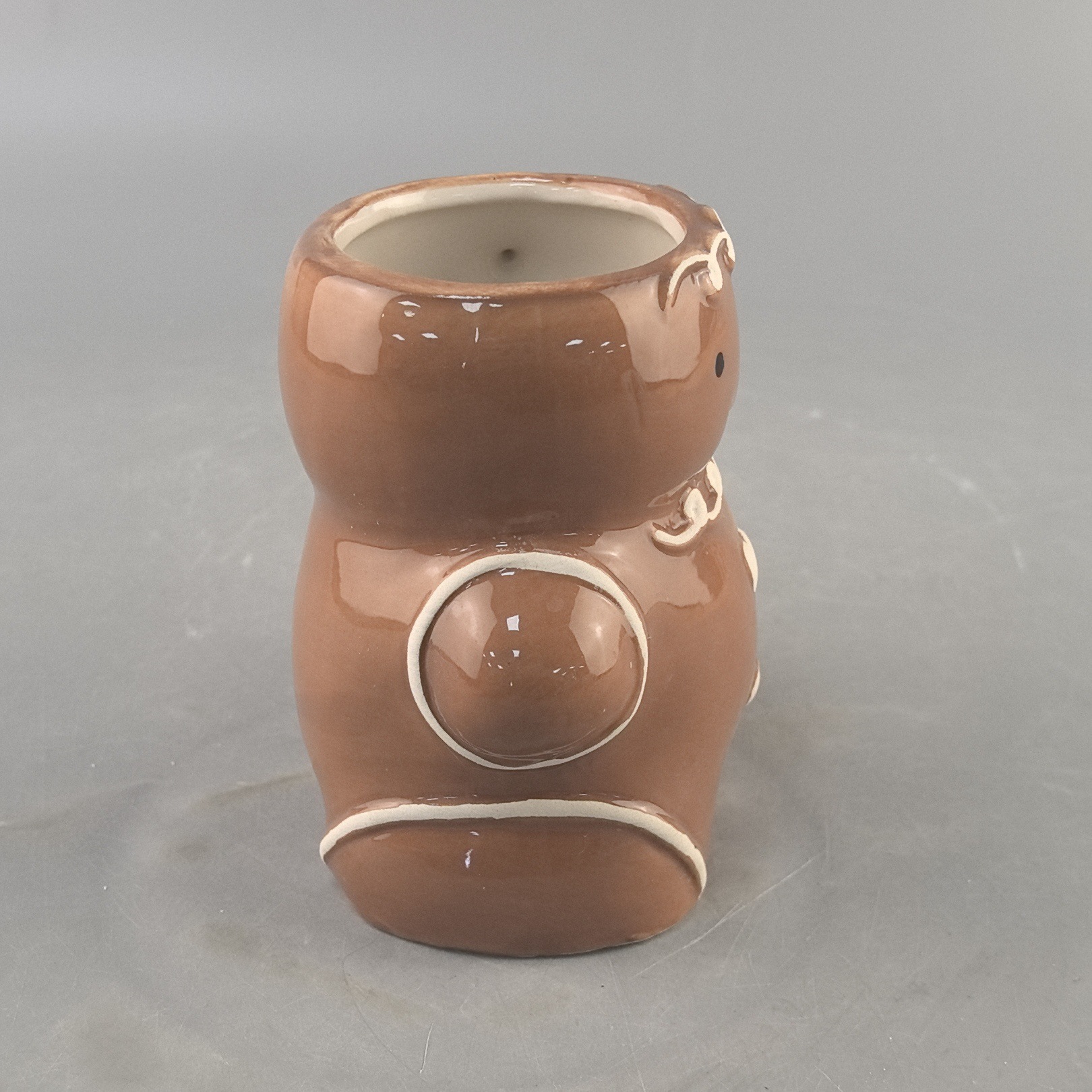 Spot Navidad lindo pan de jengibre hombre taza de cerámica decoración en relieve creativo taza de cerámica de dibujos animados de alto valor