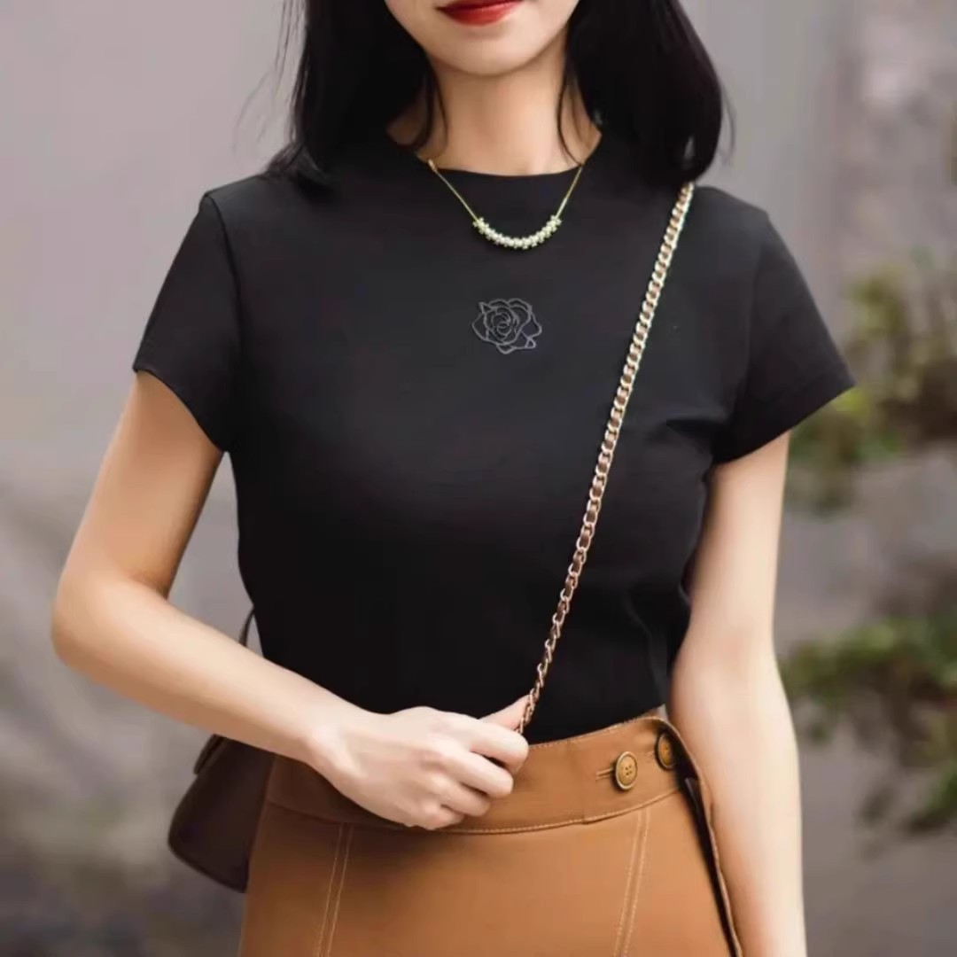 Áo thun nữ cổ tròn cotton thêu hoa hồng tay ngắn — Màu đen ngọt ngào chi tiết 17