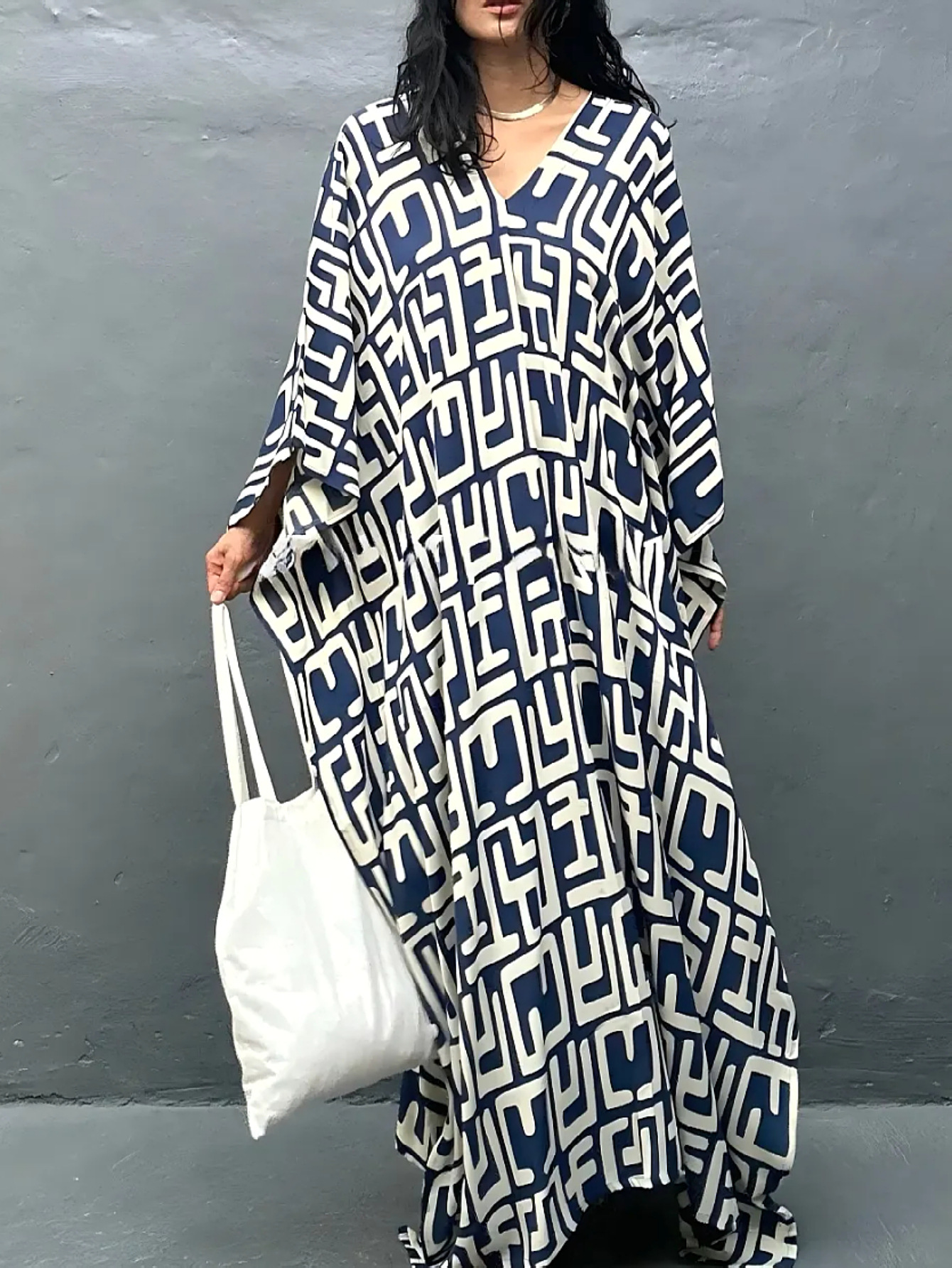 Europa y América transfronterizas nuevas camisas de playa de algodón impresa de cuello v suelta de vacaciones de protección solar vestido largo bañador camisa