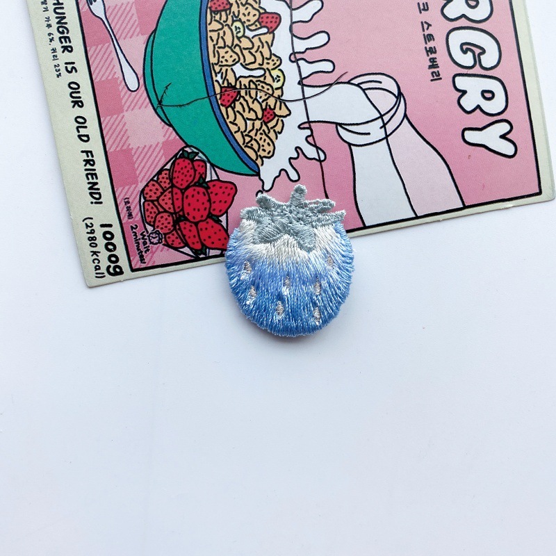 イチゴ刺繍布アップリケ子供のヘアアクセサリー diy ジュエリーアクセサリー材料セーター靴帽子靴下衣類アクセサリー|undefined