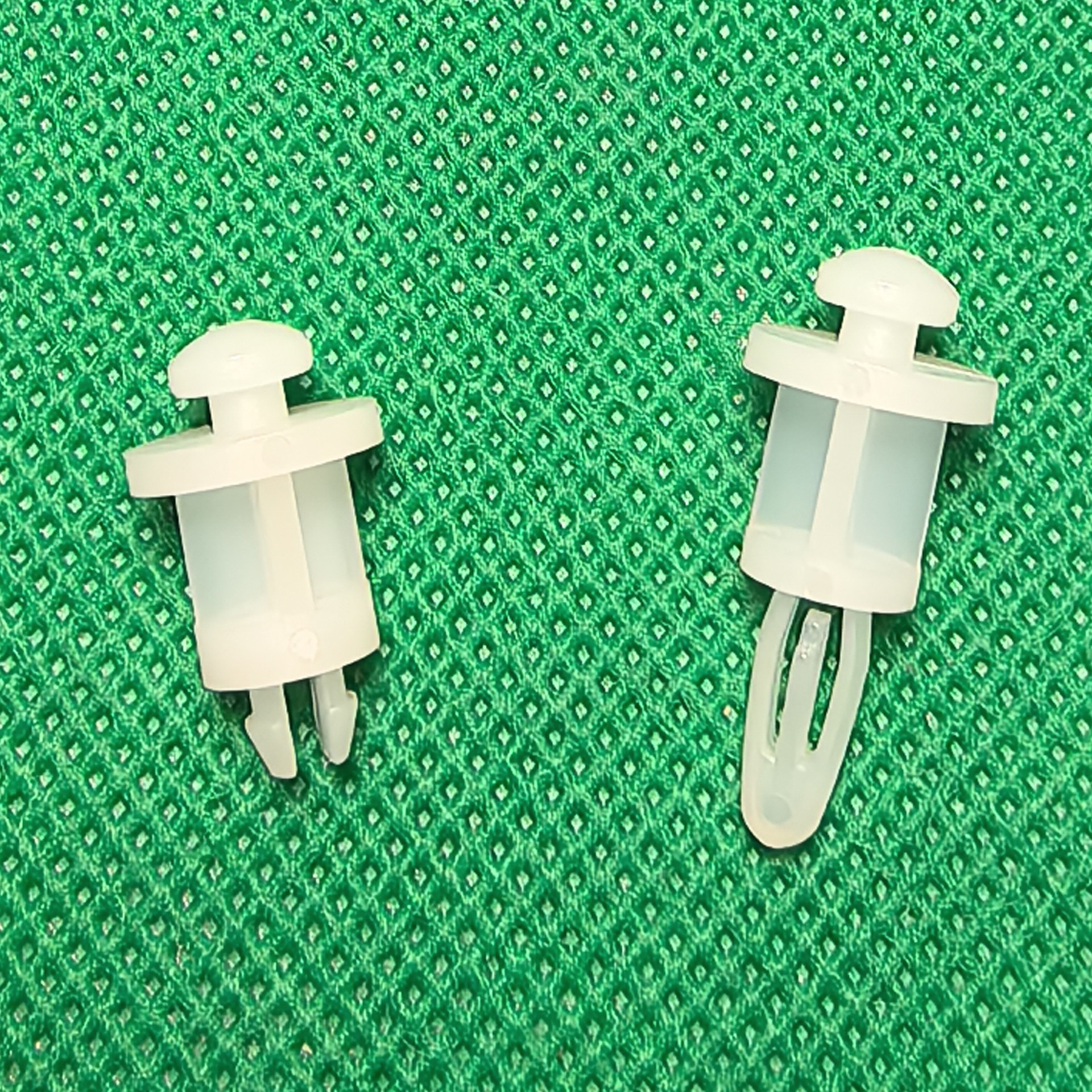 GKSLBN GKSLSP1 锁定式箭头尼龙柱4.0孔 1.6板厚 PCB板定位间隔柱