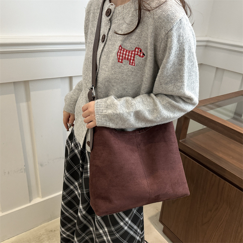 Nueva bolsa de hombro de tela de terciopelo retro de gran capacidad de textura de viaje bolsa de mano simple versátil bolsa de mochila transfronteriza