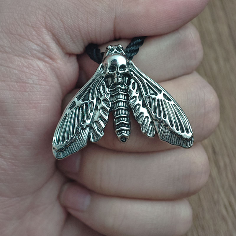 Foreign trade popular vintage death skull moth pendant necklace Gothic European and American Popular Jewelry Wholesale