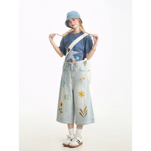 Women's Jeans Shorts 2025 Summer New American Distressed Floral Embroidery Loose Straight Leg Design Fashion 7/8 Length Trendy