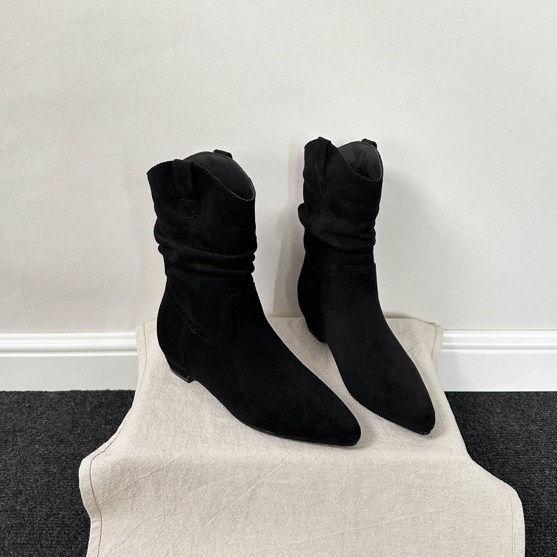 Botines de Tacón Grueso con Punta para Mujer de 6 cm de Terciopelo con Aumento para Otoño e Invierno image 3