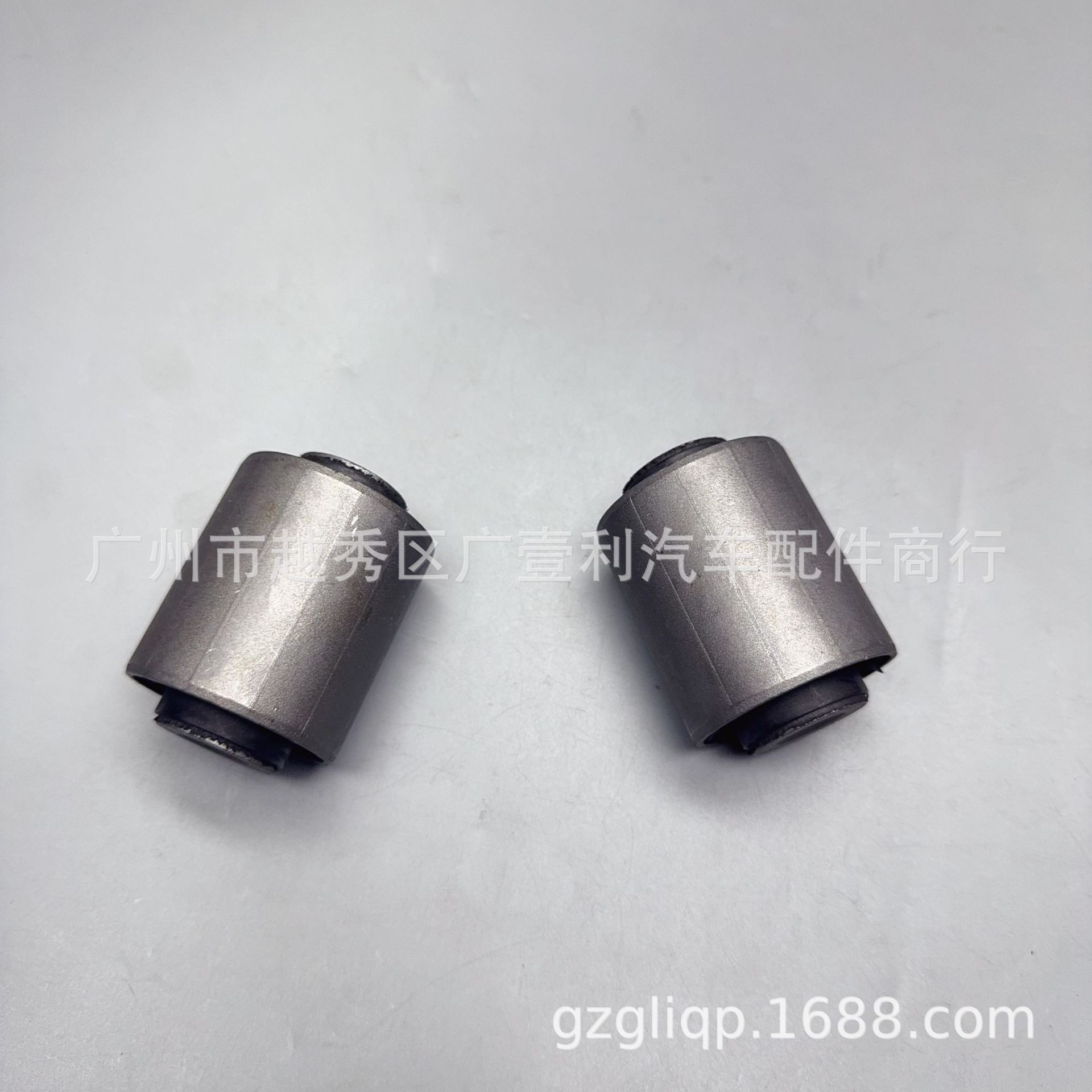 Applicable to 41651-60030 52380-60040BH LX470 UZJ100 4700 rear differential rubber bushing
