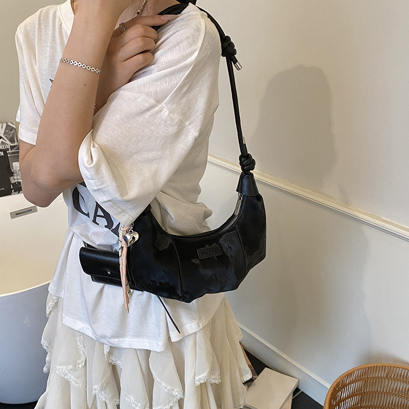 Bolsa de brazo simple coreana para mujeres 2025, nueva bolsa de hombro de empalme extranjero para trabajar, bolsa de mochila ocio