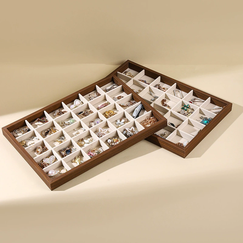 Поднос ювелирных изделий из грецкого ореха