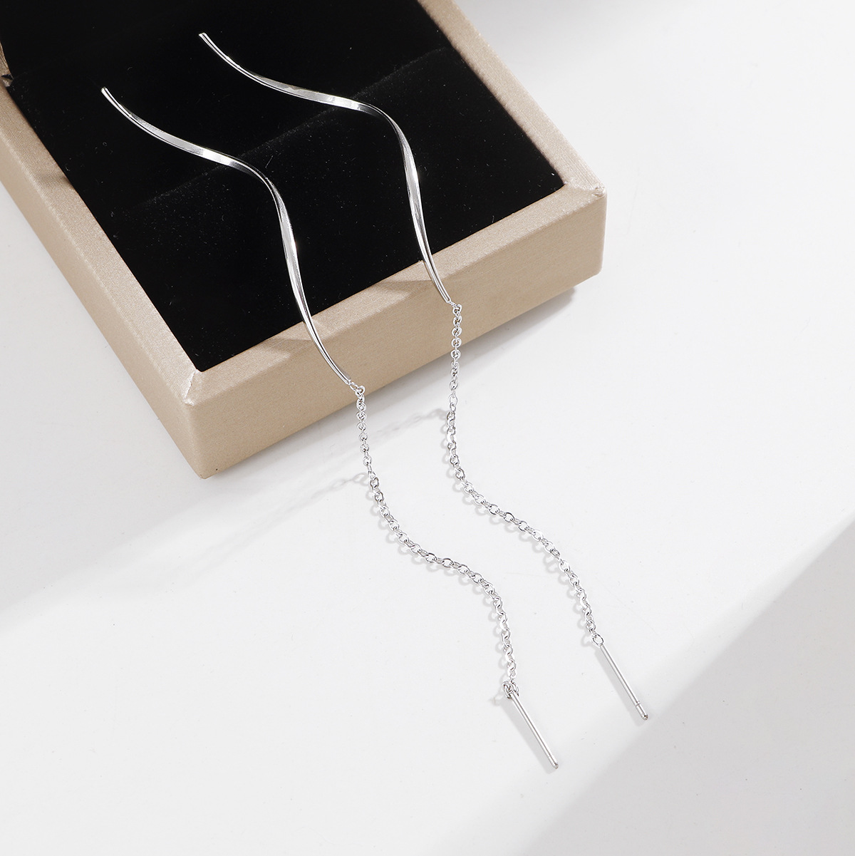 Wavy steel earrings