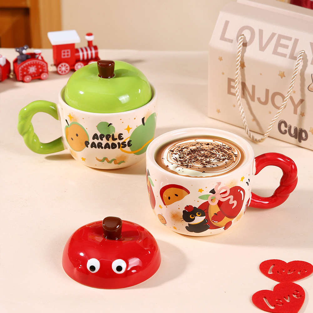 Taza de cerámica de dibujos animados con tapa Taza de niña creativa ins Taza de agua de pareja Regalo de fruta de paz Regalo de mano