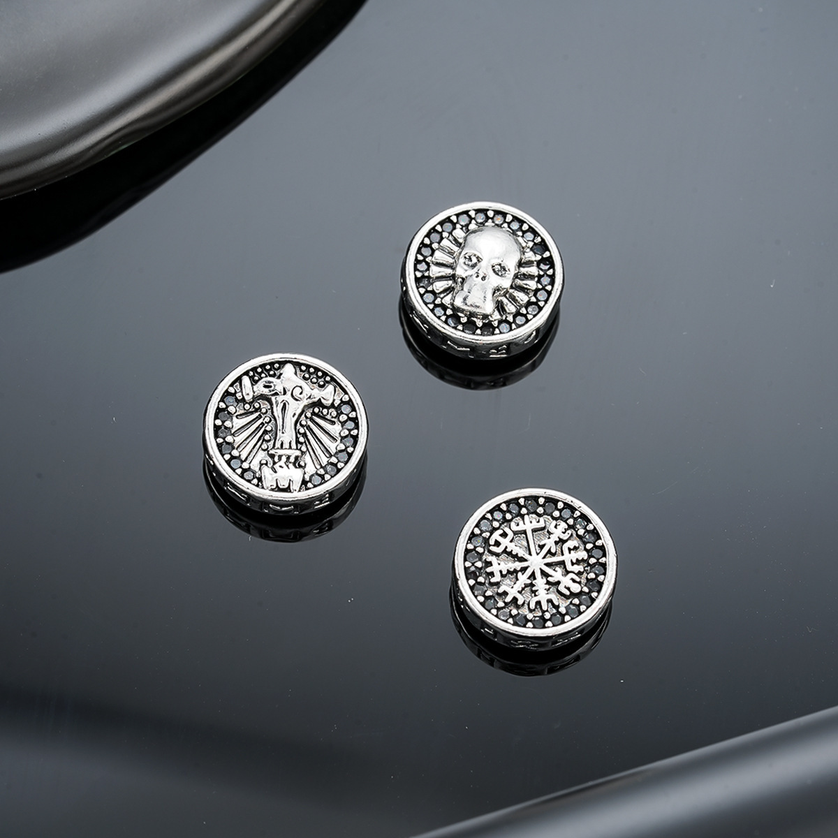 Clip magnetiche per uomo, polsini alla moda per donna, gioielli per orecchie non forate dal design unico_voghion.com