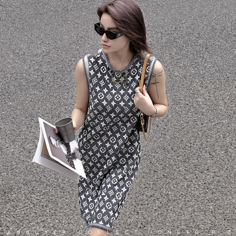 25 Shenzhen Nanyou Gaoding Summer Dress Women's Commuter Slim Retro Chanel Style Outdoor Round Neck Knitted Vacant Dress